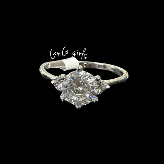 Solitaire Trio Ring Size T