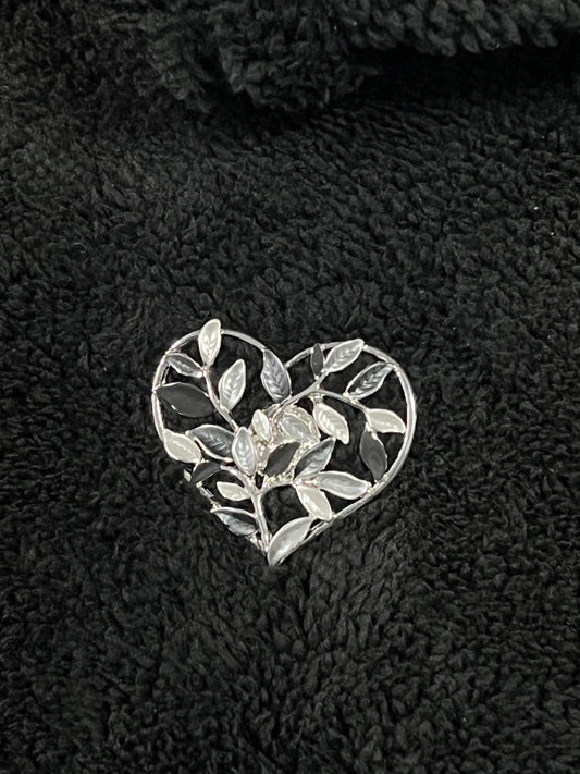 Magnetic Heart Brooch 2