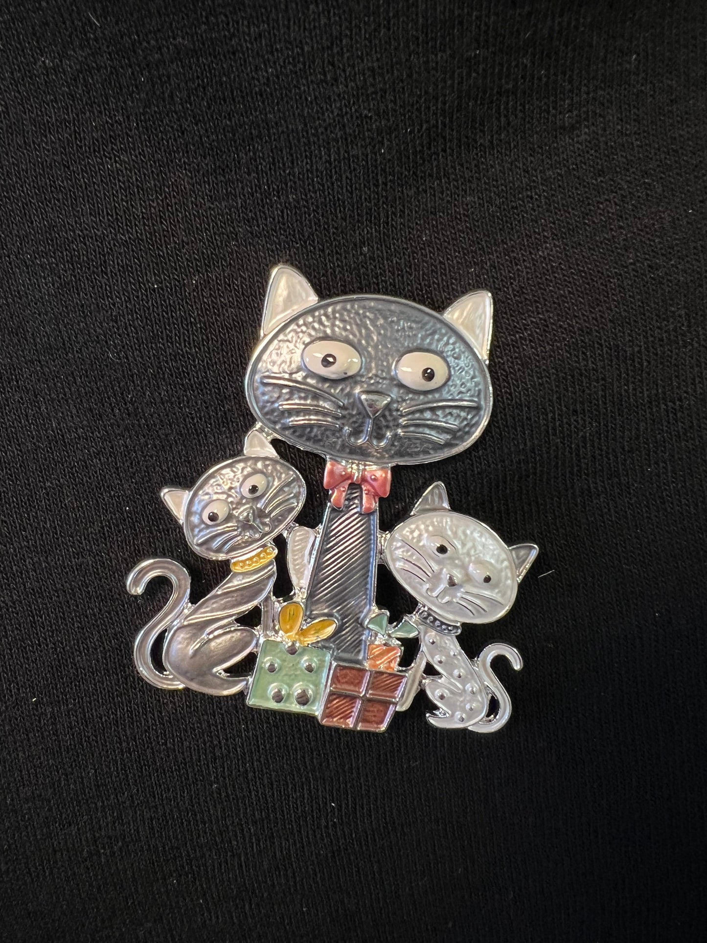 Magnetic Family Cat Brooch